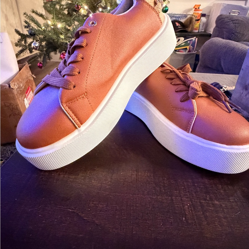 Stylish Tan Sneakers with White Soles